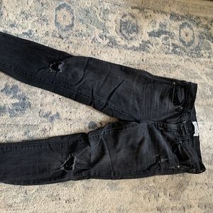 Banana republic distressed black skinny ankle jean
